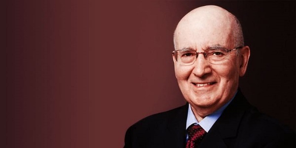 Philip Kotler é a maior autoridade no que diz respeito ao ensinamento do marketing, reconhecido mundialmente pela sua extensa obra acadêmica a respeito do assunto