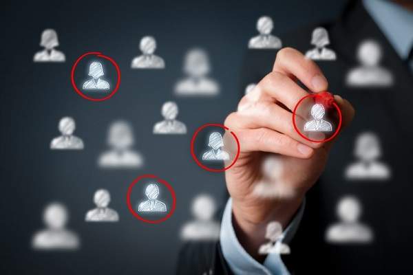 segmentar o público e analisar a métrica de adesão dele ao seu produto faz parte do chamado market fit